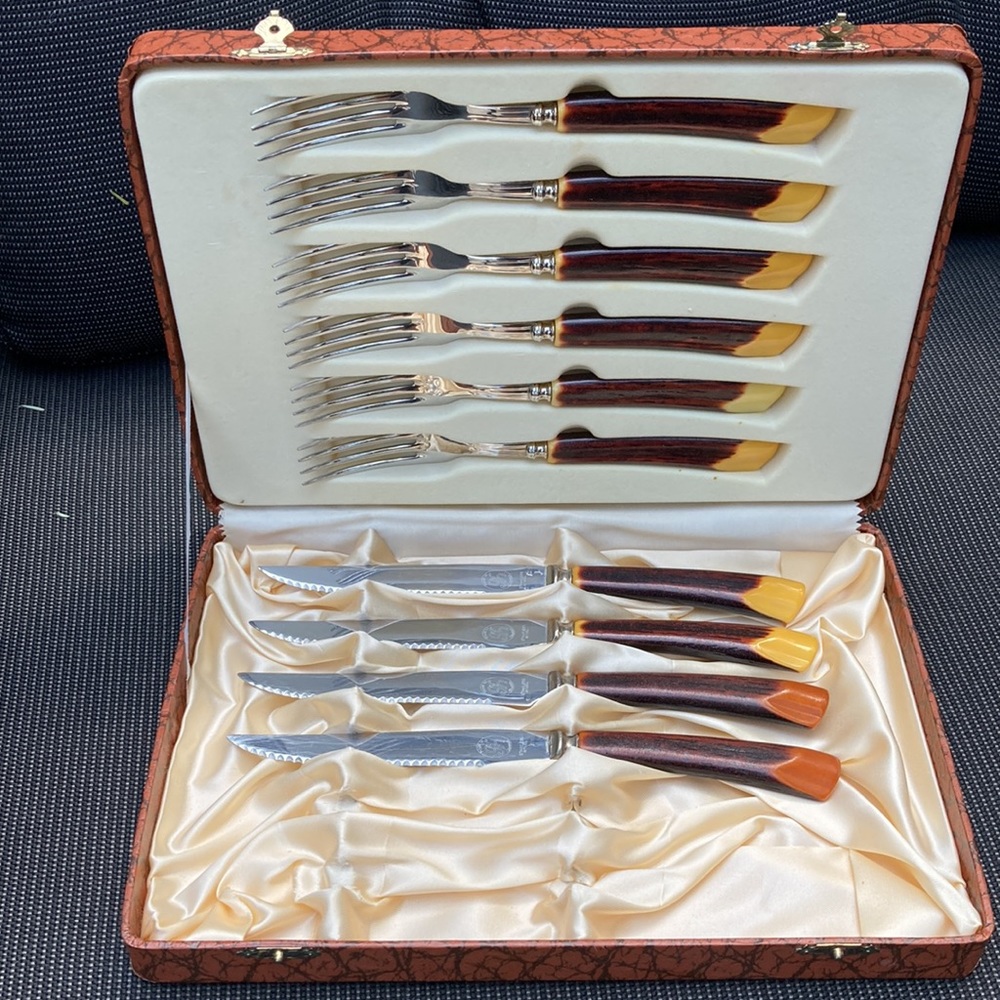 Glo-Hill steak knife and fork set